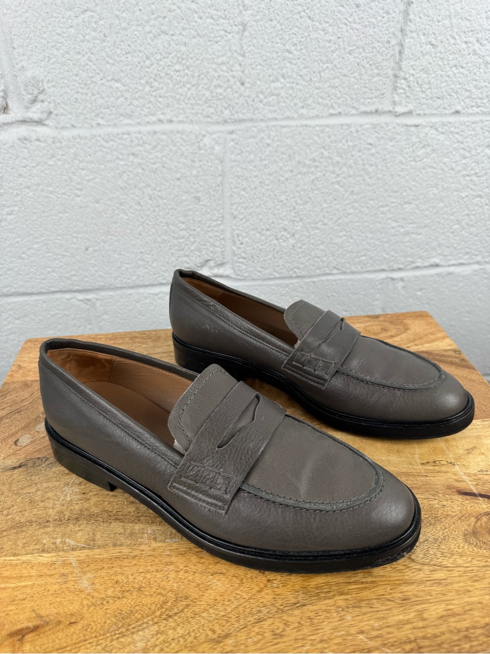 Flattered Sara Gray Leather Penny Loafers EU 39 US 9 Made in Spain